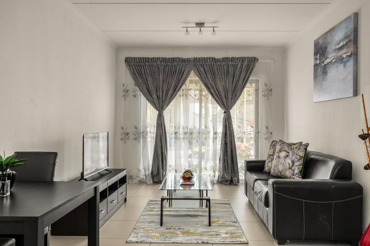 V&S Apartments - Immaculate Luxury Apartment In Fourways, Johannesburg Sandton Buitenkant foto