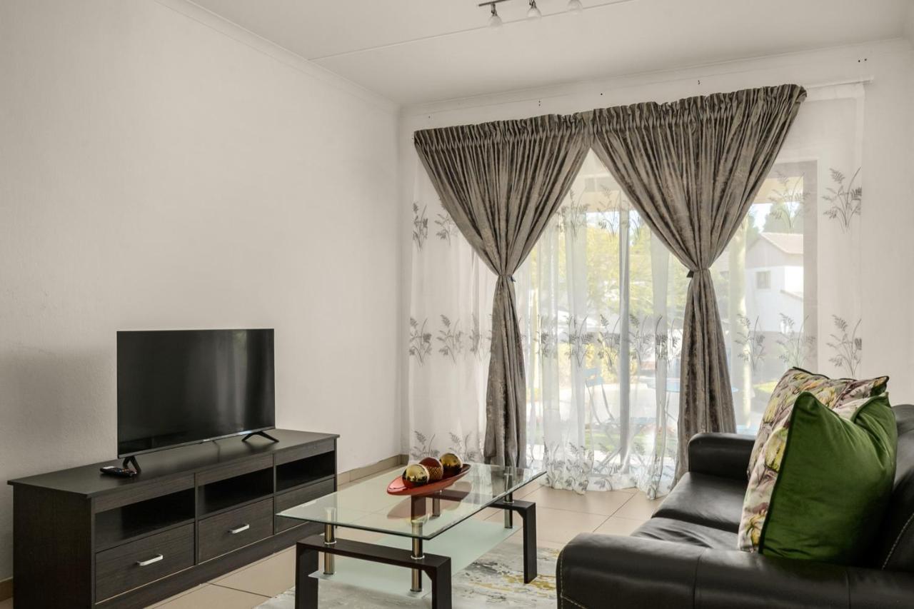 V&S Apartments - Immaculate Luxury Apartment In Fourways, Johannesburg Sandton Buitenkant foto